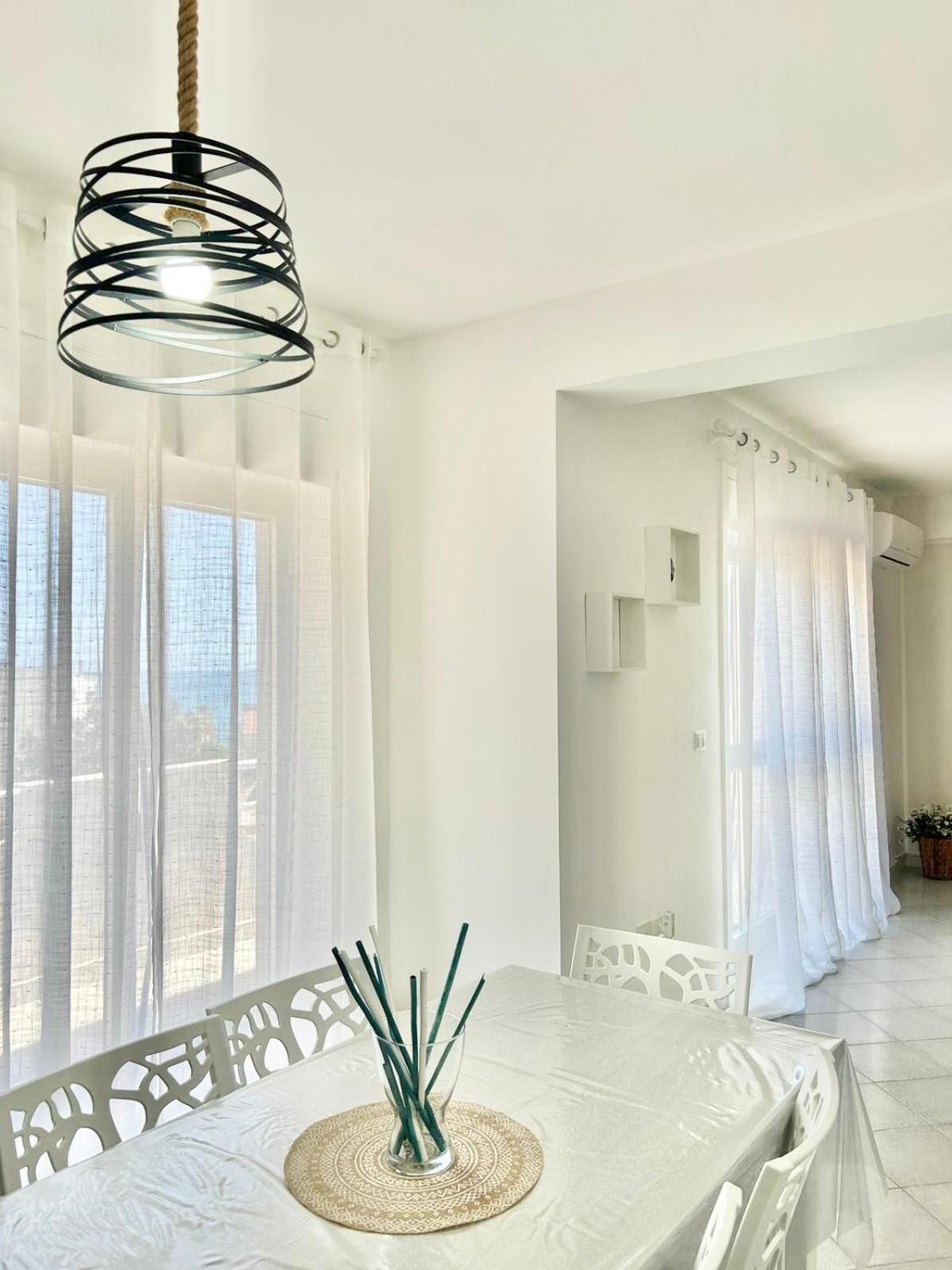 Villa Andromeda Apartments เรอัลมอนเต ภายนอก รูปภาพ